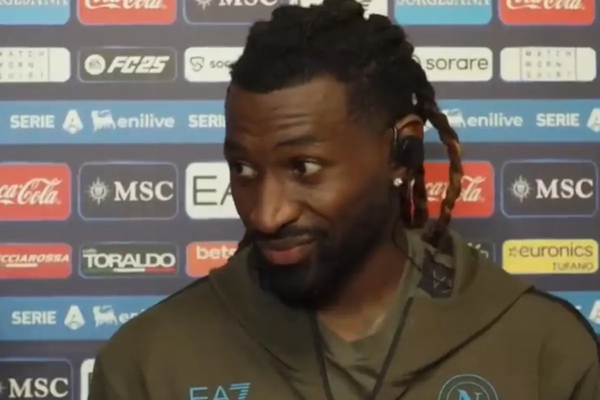 Anguissa durante un'intervista